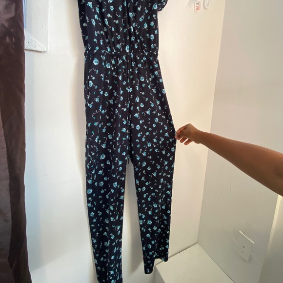 Flowered patterned jumpsuit - Picture 4 of 4